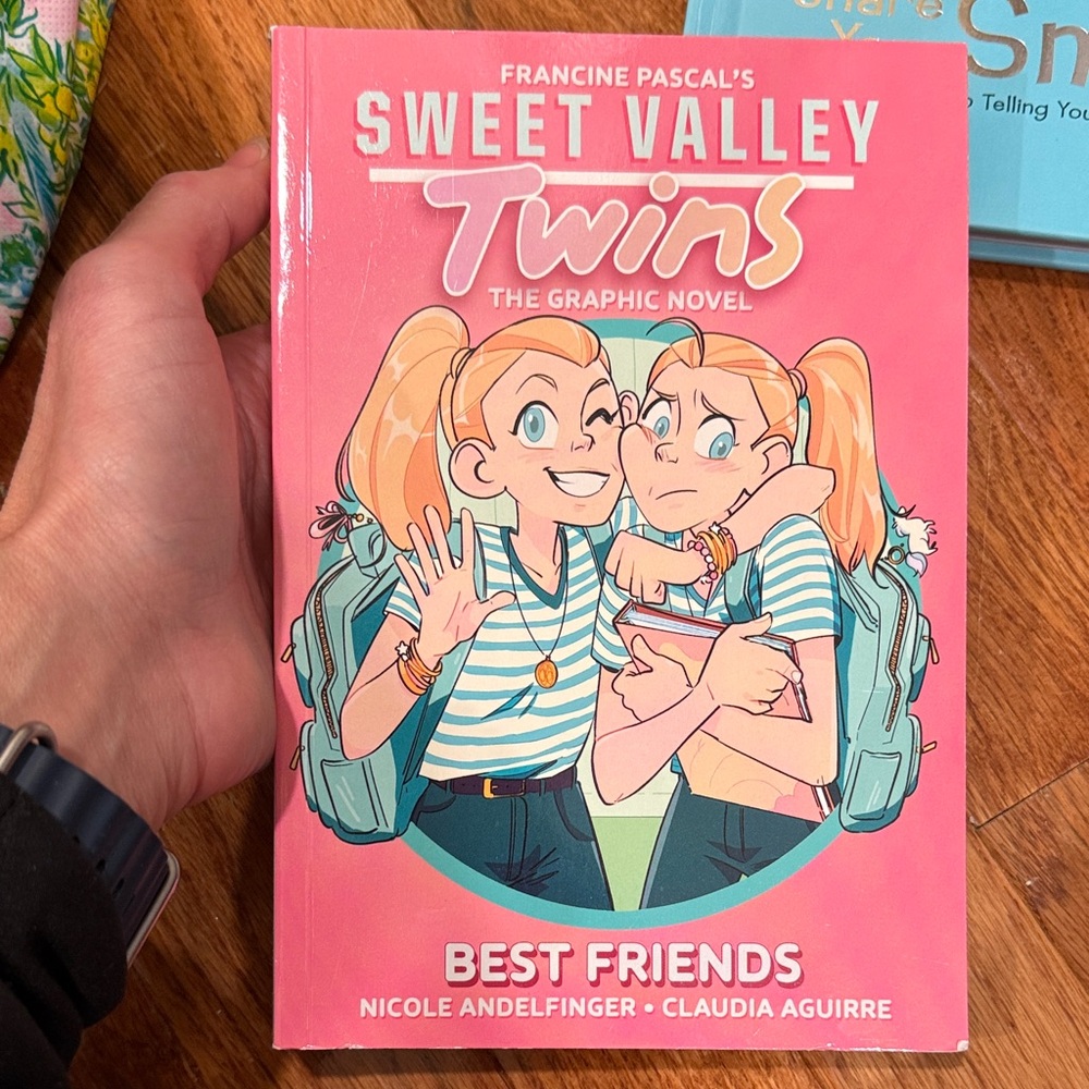Scholastic Sweet Valley Twins Graphic Novel - Pink and Blue